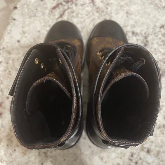 Louis Vuitton boots new with receipt.  Size 38 which is a size 7.5 women - Picture 6 of 11